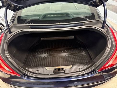 Used 2014 Jaguar XJ L Portfolio RWD image 17