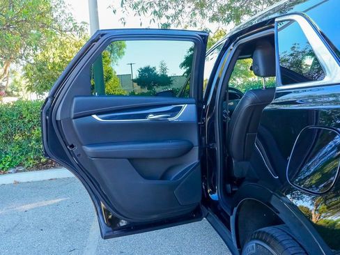 Used 2024 Cadillac XT5 Premium Luxury image 11