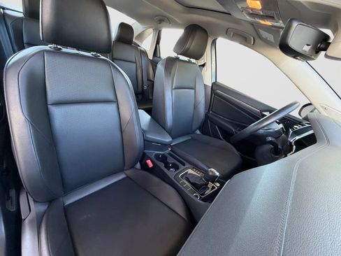 Used 2019 Volkswagen Jetta SEL w/ Cold Weather Package FWD image 22