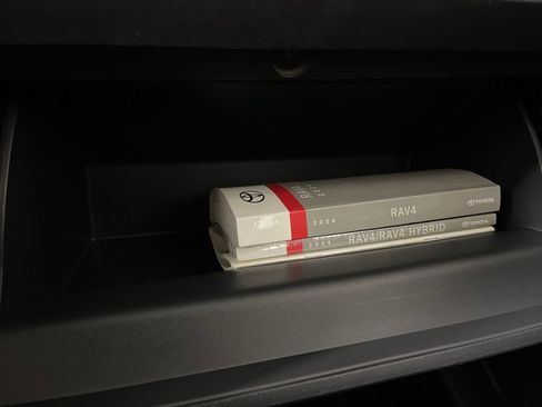 Certified 2024 Toyota RAV4 XLE FWD image 25