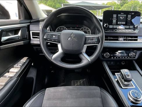 Used 2024 Mitsubishi Outlander SE AWD/4WD image 8