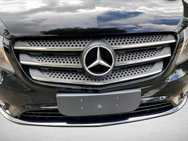 Used 2018 Mercedes-Benz Metris Passenger image 30