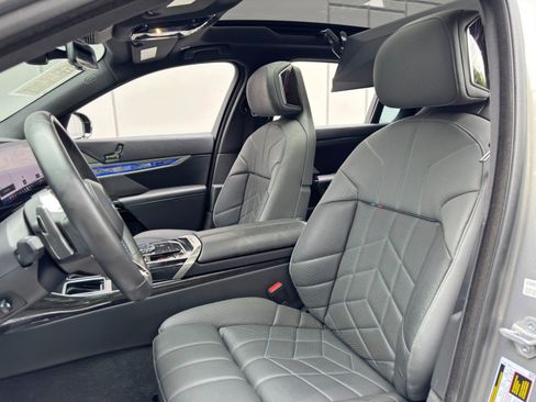 Used 2023 BMW 740i RWD image 50
