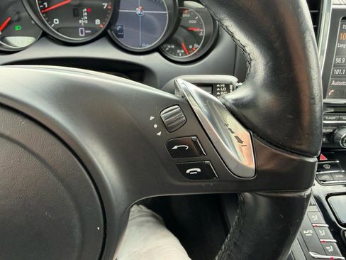 Used 2014 Porsche Cayenne Platinum Edition image 27