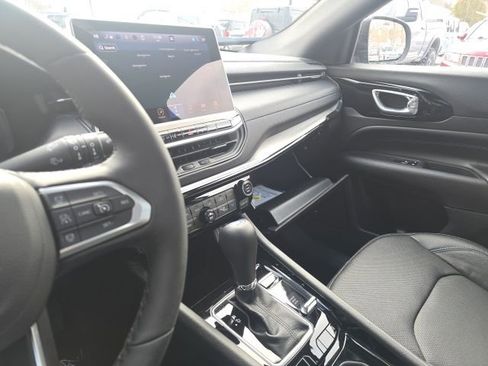 Certified 2025 Jeep Compass Limited w/ High Altitude Package image 25