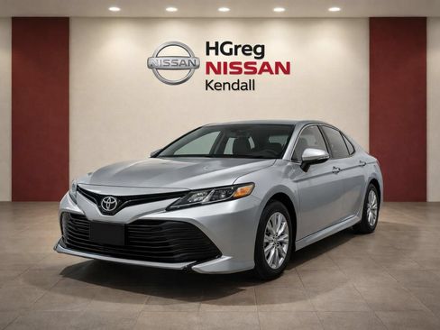 Used 2021 Toyota Camry LE FWD image 4