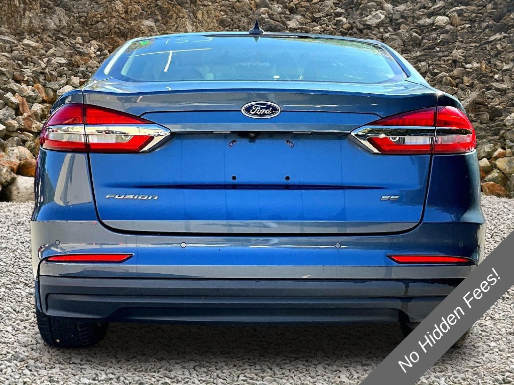 Used 2019 Ford Fusion SE FWD image 4