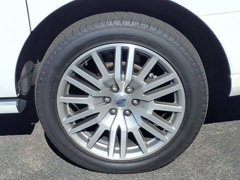 Used 2024 Ford Expedition Max Platinum AWD/4WD image 10
