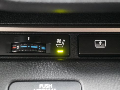 Used 2013 Lexus ES 350 w/ Luxury Pkg FWD image 22