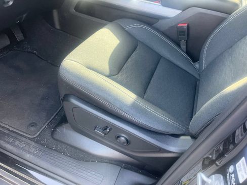 Used 2025 RAM 1500 Big Horn AWD/4WD image 5