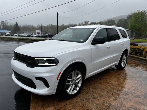 Used 2025 Dodge Durango GT AWD/4WD image 3