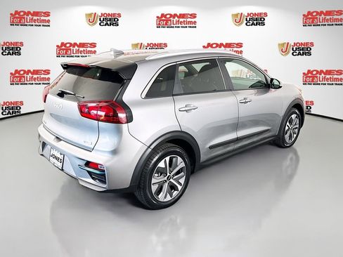 Used 2022 Kia Niro EX w/ Cold Weather Package FWD image 16