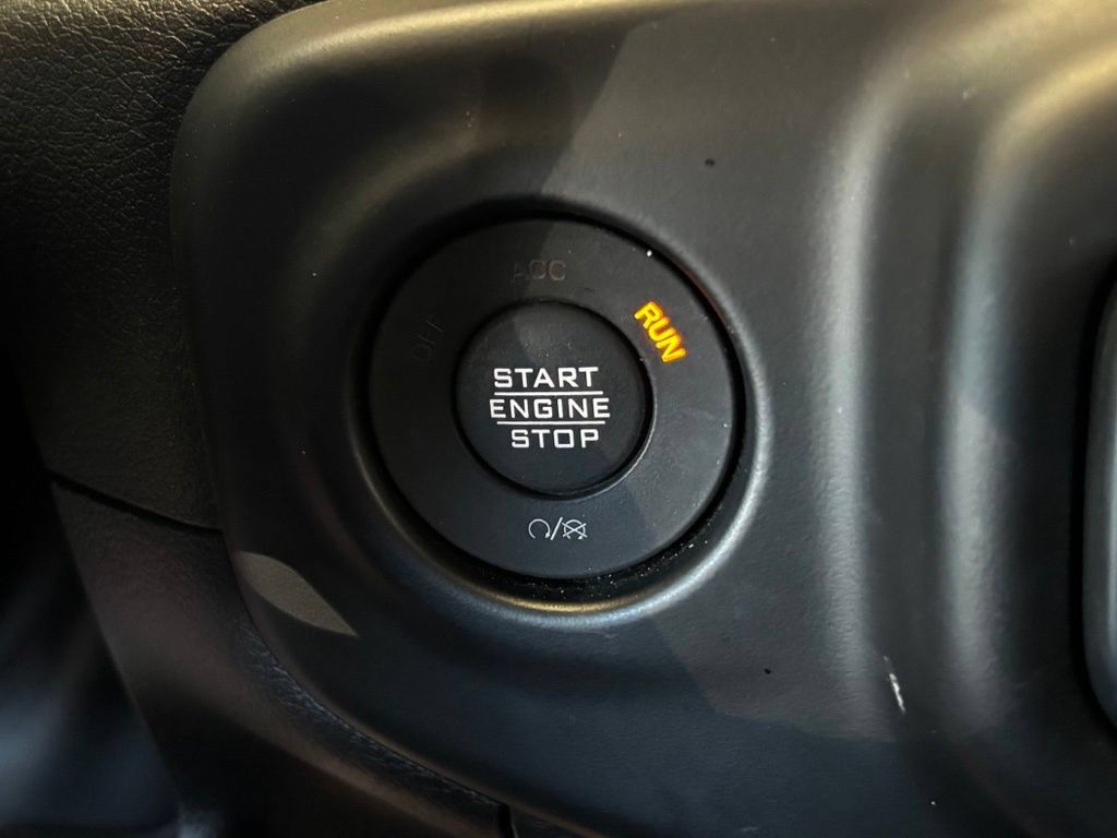 Used 2022 Jeep Wrangler Unlimited Sahara AWD/4WD image 22