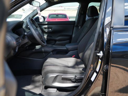 Used 2026 Honda HR-V Sport image 16