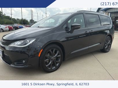 Used 2018 Chrysler Pacifica Limited w/ Advanced Safetytec Group
