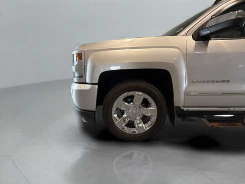 Used 2018 Chevrolet Silverado 1500 LTZ Z71 w/ LTZ Plus Package AWD/4WD image 32