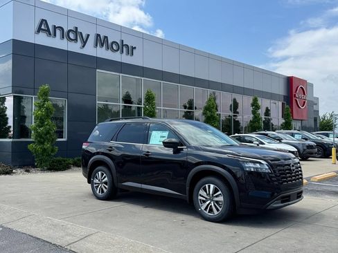 New 2026 Nissan Pathfinder SL AWD/4WD image 1