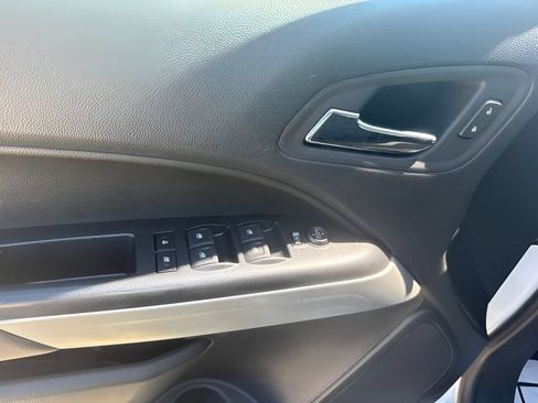 Used 2022 Chevrolet Colorado LT w/ LT Convenience Package AWD/4WD image 12