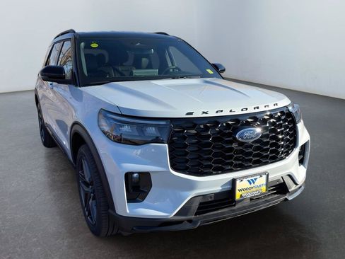 New 2026 Ford Explorer ST-Line w/ ST-Line Street Pack AWD/4WD image 7