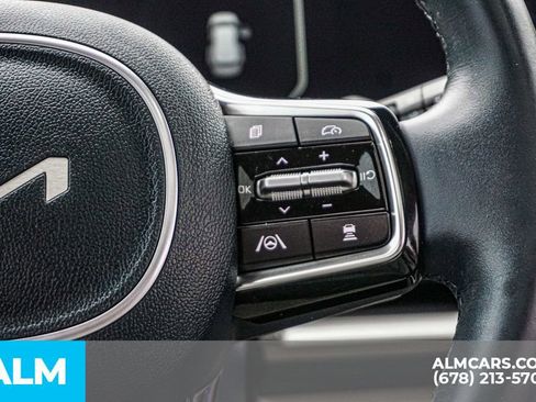 Used 2025 Kia Carnival SX Prestige image 32