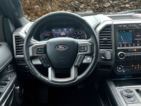 Used 2019 Ford Expedition XLT w/ Equipment Group 202A image 4