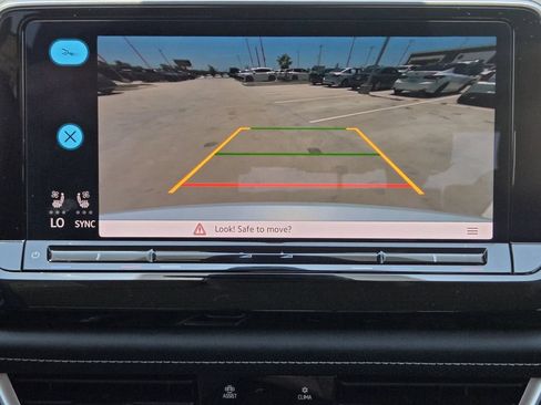 New 2026 Volkswagen Atlas SE FWD image 17