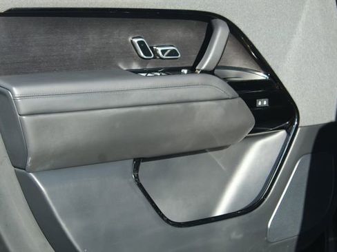 Used 2023 Land Rover Range Rover Sport SE image 22