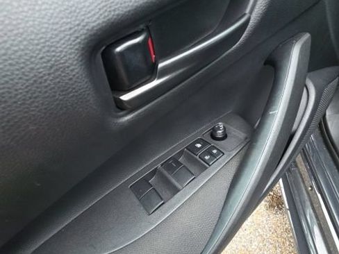 Used 2026 Toyota Corolla LE FWD image 13