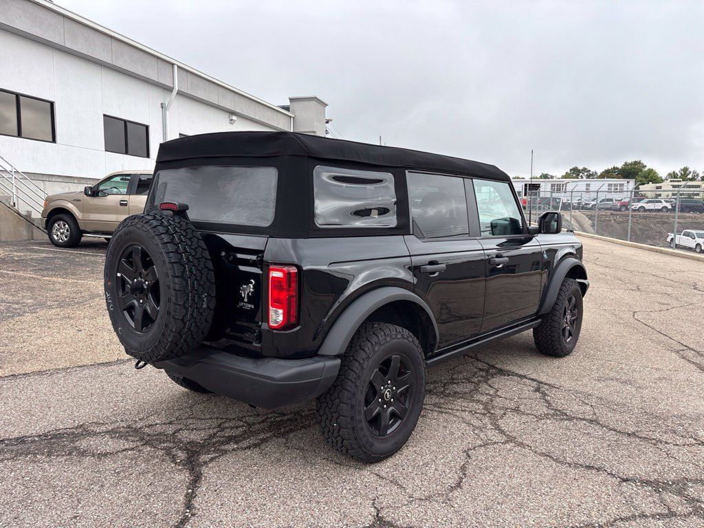 Used 2024 Ford Bronco Black Diamond AWD/4WD image 7