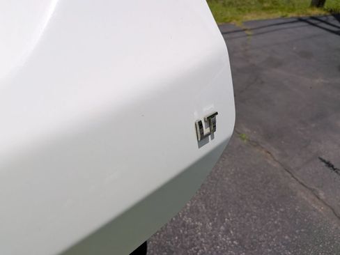 Used 2019 Chevrolet Equinox LT FWD image 12