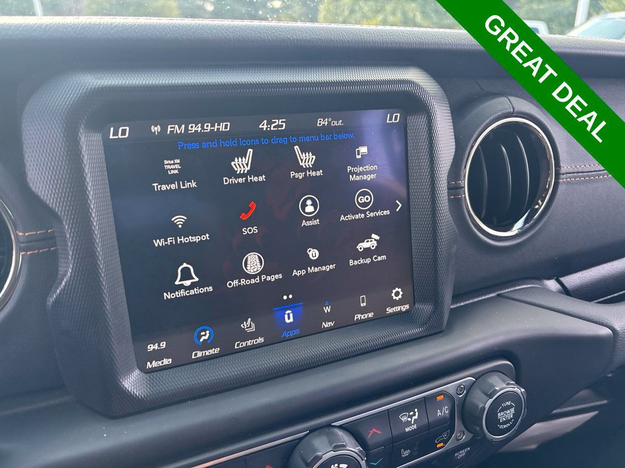 Used 2023 Jeep Wrangler Unlimited Sahara AWD/4WD image 19