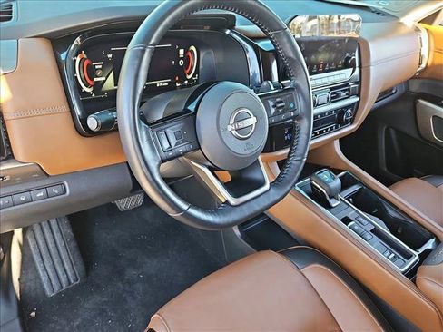 Used 2022 Nissan Pathfinder Platinum w/ Cargo Package image 10