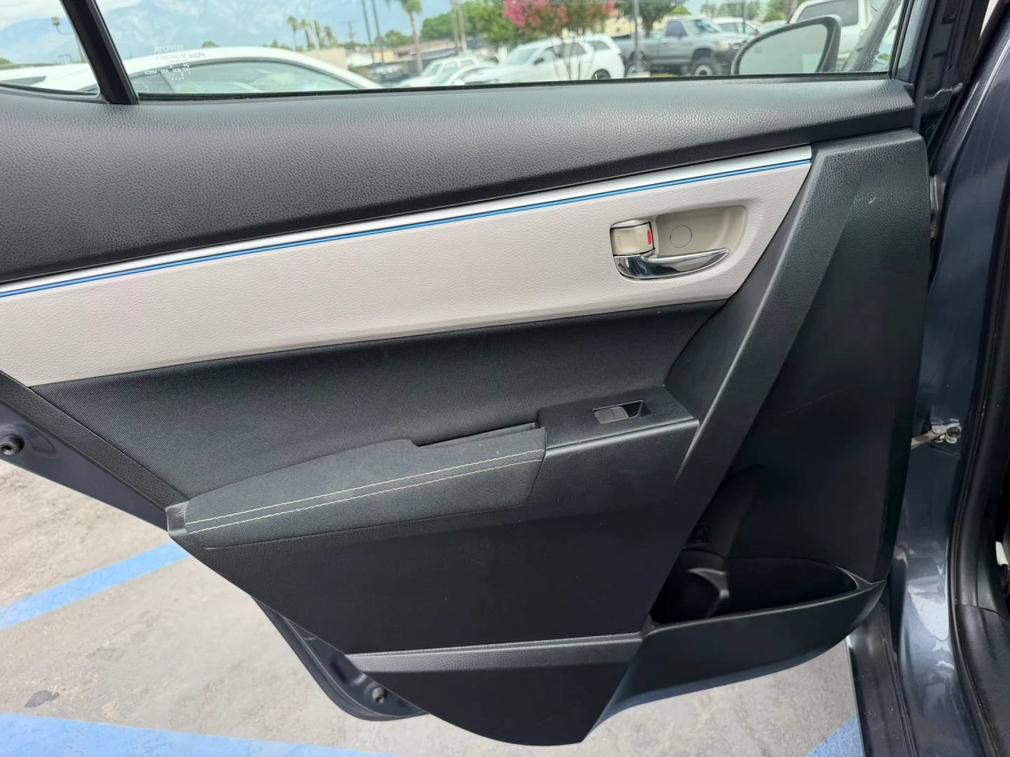 Used 2014 Toyota Corolla LE w/ Protection Package FWD image 12