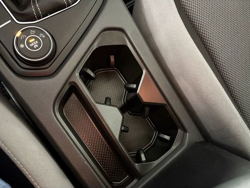 Used 2022 Volkswagen Taos S image 15