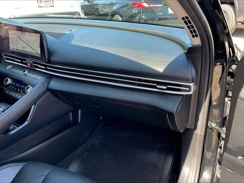 Used 2021 Hyundai Elantra Limited FWD image 19