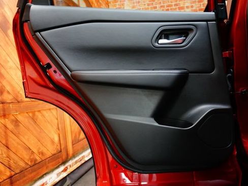 Certified 2025 Nissan Rogue SV AWD/4WD image 40