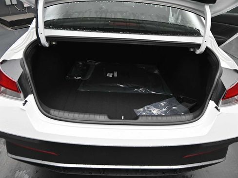New 2026 Hyundai Elantra SE FWD image 15