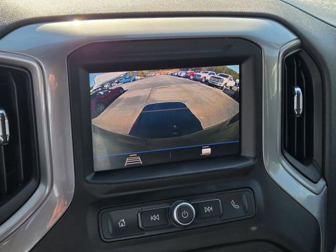 Used 2021 Chevrolet Silverado 1500 Custom image 12