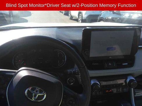 Used 2023 Toyota RAV4 XLE Premium image 6