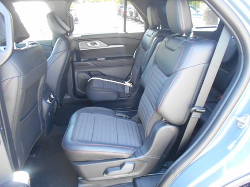 New 2026 Ford Explorer ST-Line AWD/4WD image 7