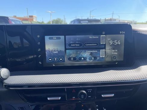 Used 2025 Nissan Kicks SR w/ SR Premium Package AWD/4WD image 24