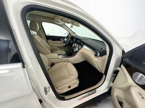 Used 2020 Mercedes-Benz GLC 300 image 31