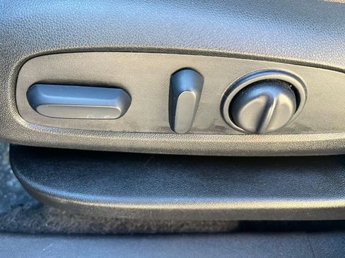 Used 2024 GMC Terrain SLT image 10