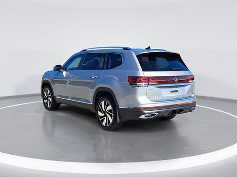 New 2026 Volkswagen Atlas SEL image 5