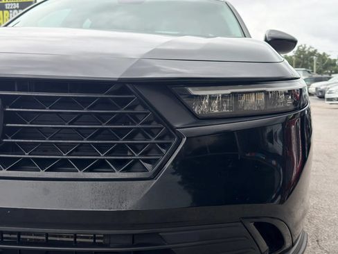 Used 2023 Honda Accord EX image 9