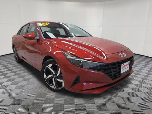 Used 2023 Hyundai Elantra SEL w/ Convenience Package FWD image 3