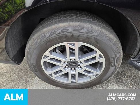 Used 2025 Ford Expedition Active AWD/4WD image 12