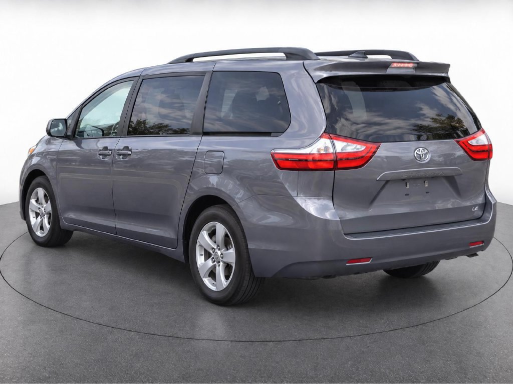 Used 2015 Toyota Sienna LE FWD image 3