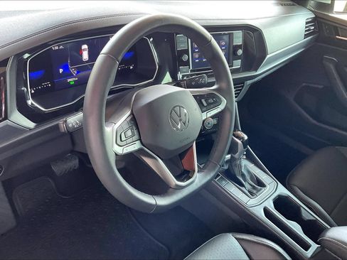 Used 2024 Volkswagen Jetta SE FWD image 15
