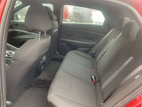 Used 2025 Hyundai Elantra Sport FWD image 12